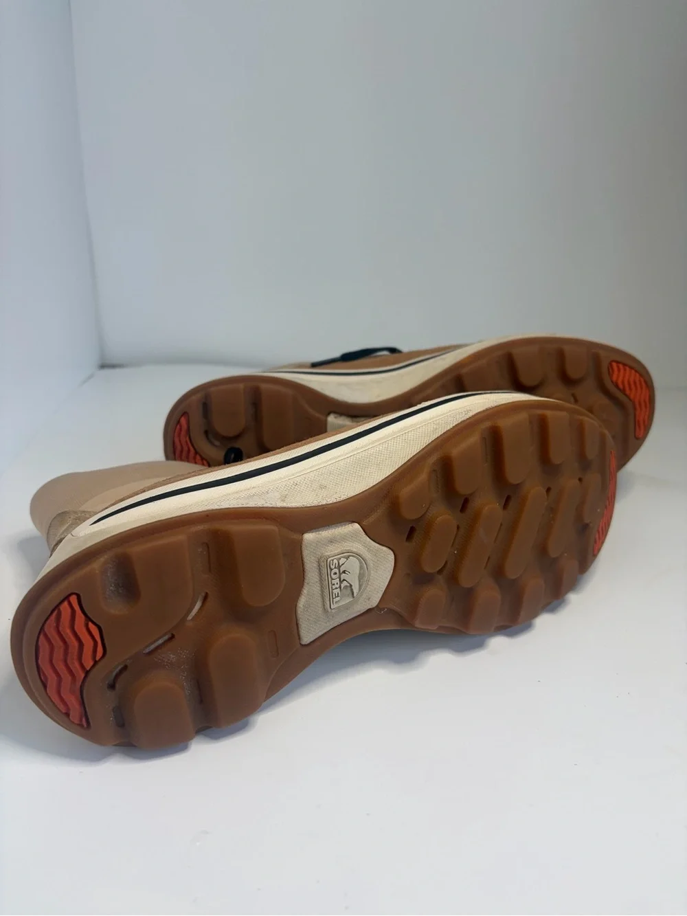 Sorel Women’s Beige & Brown Suede High-Top In N Out Sneaker Size 9